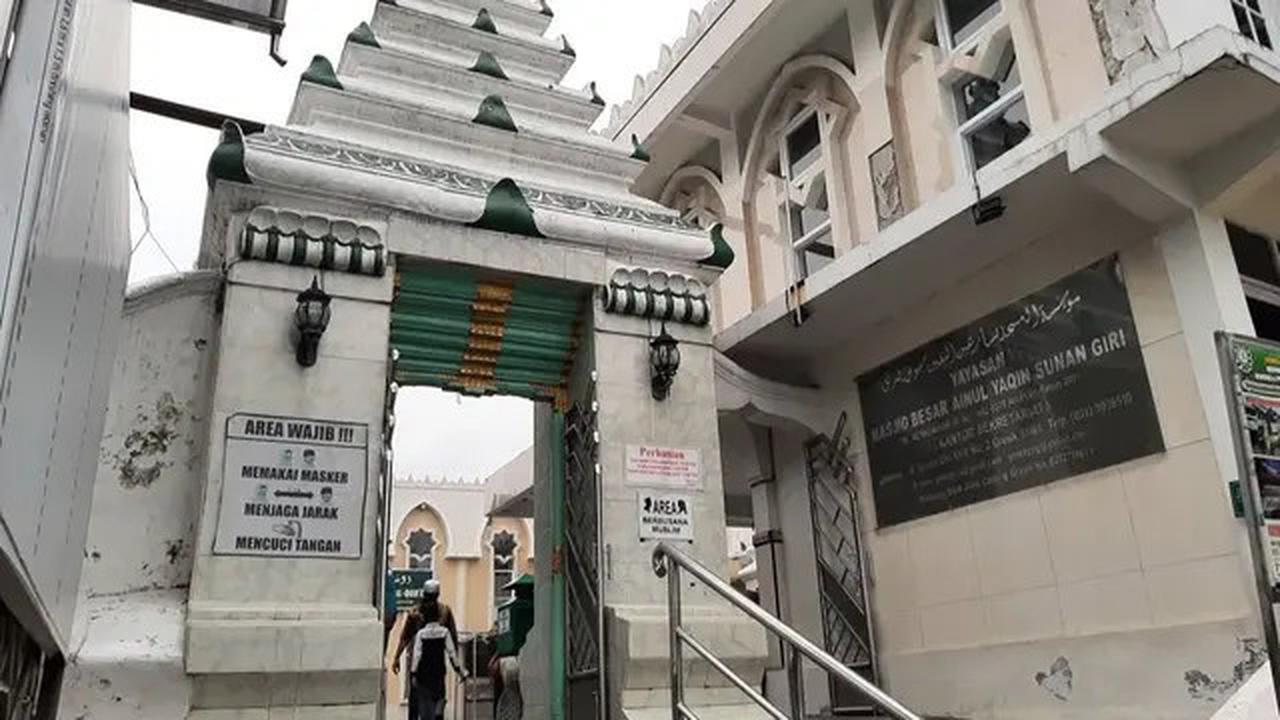 Enam Fakta Menarik tentang Masjid Sunan Giri di Gresik dan Makam-makam Sejarahnya