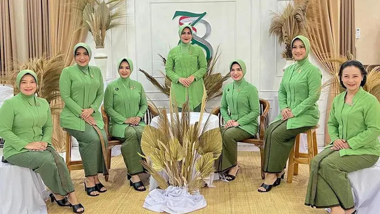 Bersama Ibu Persit&nbsp;