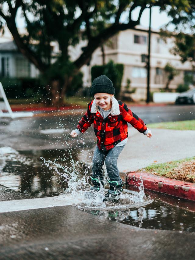 Ilustrasi pantun anak, anak bermain