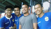 Mantan gelandang Persib Bandung, Dedi Kusnandar terlihat di Stadion Si Jalak Harupat, Soreang, Kabupaten Bandung, Sabtu (28/5/2016).
