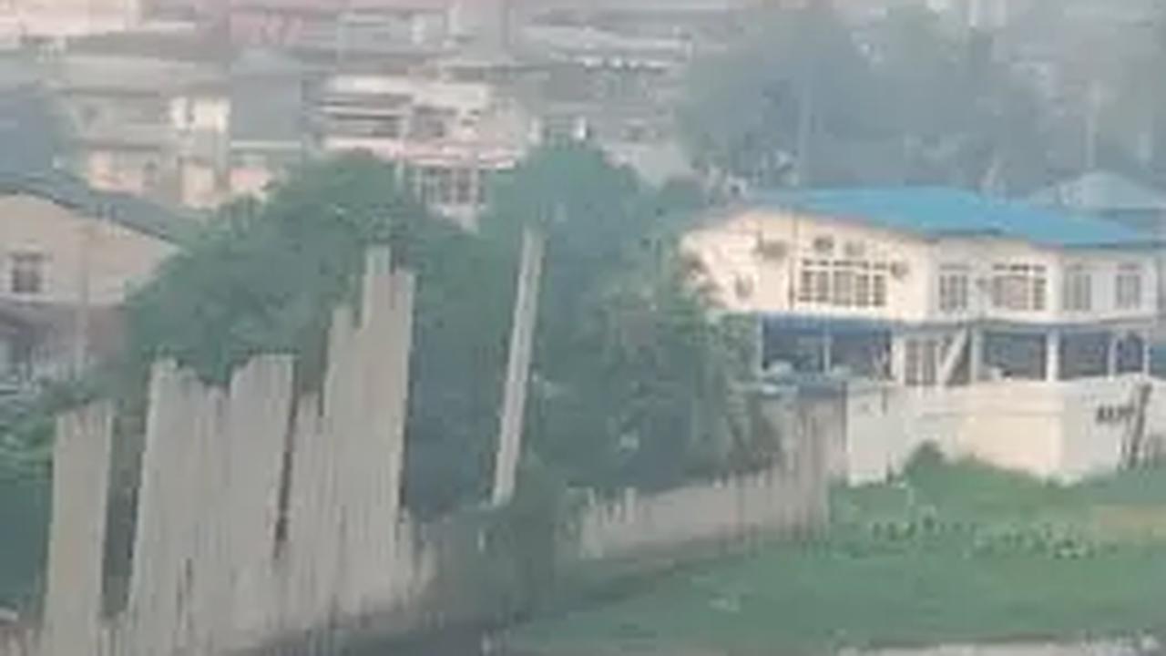 Kabut Asap Kiriman Sumsel Selimuti Pekanbaru, Siswa Belajar dari Rumah