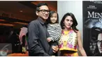 Meski telah resmi bercerai dari Masayu, Kamis (17/03/16), Lembu mengaku tetap akan memakai cincin kawin.