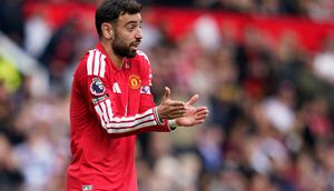 Ekspresi Bruno Fernandes di laga Manchester United vs Nottingham Forest, Minggu (17/5/2026) (AP Photo/Dave Thompson)