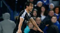 Dua striker berdarah Asia yaitu Lee Chung Yong dan Shinji Okazaki bermain gemilang di pekan ke-17 Premier League. Keduanya mencetak gol yang membantu timnya Crystal Palace dan Leicester City meraih kemenangan.
