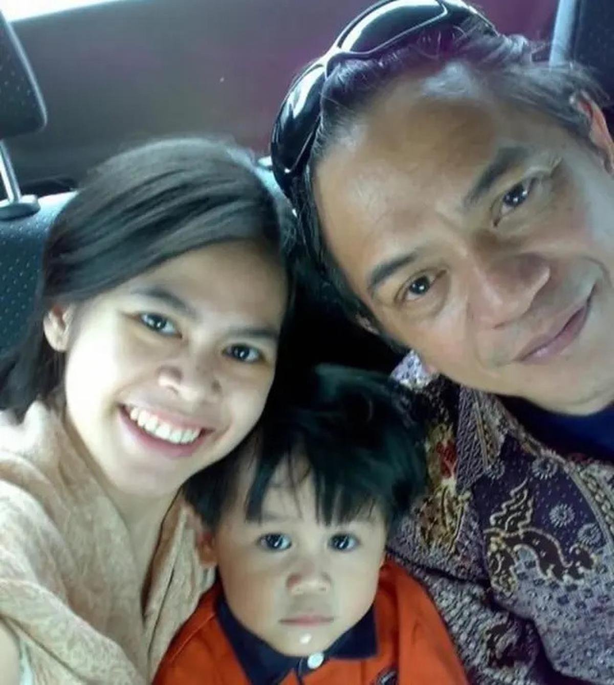7 Potret Lawas Kebersamaan Ray Sahetapy dan Gisca Putri, Dikenang Dewi Yull