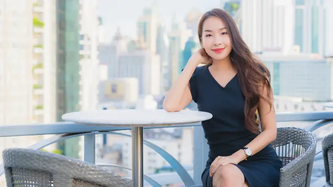 wanita agustus tampak berkelas