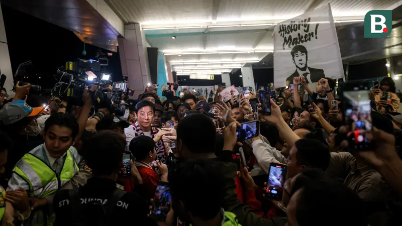 Foto: Pulang ke Korea Selatan, Shin Tae-yong Dilepas dengan Meriah oleh Masyarakat dan Suporter Indonesia
