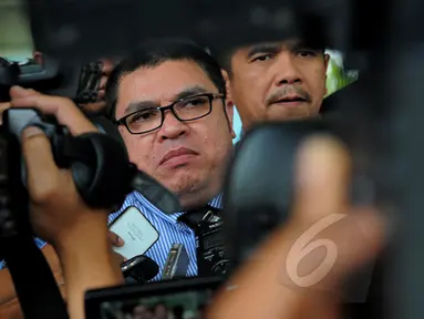 Kuasa hukum Sutan Bhatoegana, Razman Arif Nasution mendatangi Gedung KPK, Jakarta, Kamis (5/3/2015). Kedatangannya untuk meminta penangguhan penahanan Sutan selama proses praperadilan di PN Jakarta Selatan berlangsung. (Liputan6.com/Faisal R Syam)