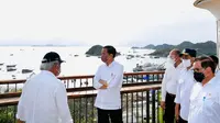 Presiden Joko Widodo (Jokowi) meresmikan Puncak Waringin dan Goa Batu Cermin sebagai dua dari sekian banyak spot pariwisata unggulan di Labuan Bajo. (Dok Kementerian PUPR)