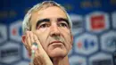 Pelatih Timnas Prancis, Raymond Domenech di sesi konferensi pers penetapan skuad Les Bleus melawan Kep. Faroe dan Austria. AFP PHOTO / BORIS HORVAT 