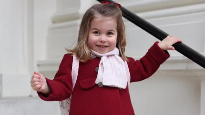 Hari pertama sekolah./Copyright twitter.com/KensingtonRoyal