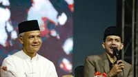 Ganjar Pranowo bersholawat bersama Habib Zaidan bin Yahya, pemimpin sekaligus penggagas Majelis Sholawat Sekar Langit di Temanggung, Jawa Tengah. ( Foto: Tim Media Ganjar Pranowo)