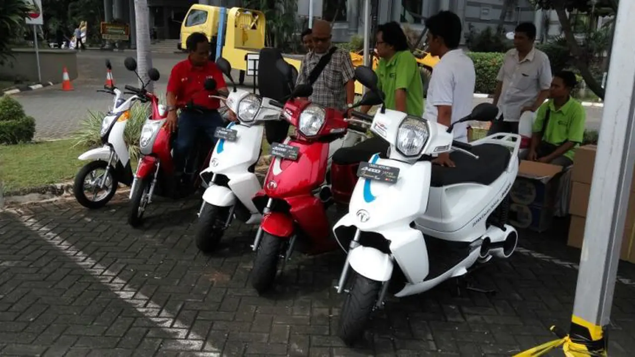 Lebih Dekat dengan Skutik Listrik Jepang