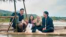Sudah tayang sejak bulan November kemarin, sinetron Tajwid Cinta yang dibintangi para aktor dan aktris muda ini sudah mencuri perhatian. Penampilan Cut Syifa yang dipasangkan dengan Harris Vriza pun nampak serasi dan banyak membuat netizen baper. (Liputan6.com/IG/@cutsyifaa)