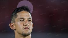 Penyerang anyar Bali United, Irfan Bachdim, menjalani debut bersama klub barunya saat melawan Borneo FC pada laga Piala Presiden 2017 di Stadion I Wayan Dipta, Bali, Senin (13/2/2017). (Bola.com/Vitalis Yogi Trisna)