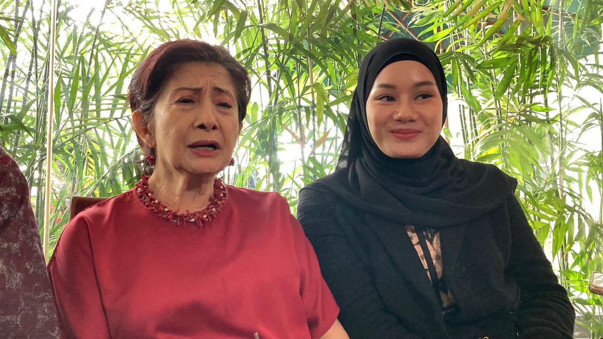 Dinda Hauw Beberkan Plus Minus Main Film Bareng Rey Mbayang