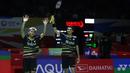 <p>Selebrasi ganda putra Indonesia, Muhammad Shohibul Fikri/Bagas Maulana setelah mengalahkan pasangan Jepang, Akira Koga/Taichi Saito pada babak 16 besar Indonesia Masters 2024 di Istora Senayan, Jakarta, Kamis (25/1/2024). Fikri/Bagas menang dengan skor 21-15, 21-18. (Bola.com/M Iqbal Ichsan)</p>