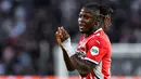 Johan Bakayoko saat ini bermain untuk klub Belanda PSV Eindhoven. Saat ini pemain asal Belgia tersebut baru berusia 20 tahun. Liverpool bisa membentuk Bakayoko agar sesuai dengan sistem mereka di bawah manajer baru. (Olaf Kraak / ANP / AFP)