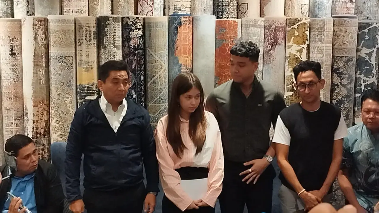 Rebecca Klopper buka suara  di Kawasan Panglima Polim, Jakarta Selatan, Selasa (6/6/2023).
