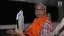 Nur Alam resmi ditahan kpk pada kasus korupsi penyalahgunaan kewenangan dalam penerbitan Izin Usaha Pertambangan (IUP) di wilayah Sulawesi Tenggara, Jakarta, Rabu (5/7). (Liputan6.com/Helmi Afandi)