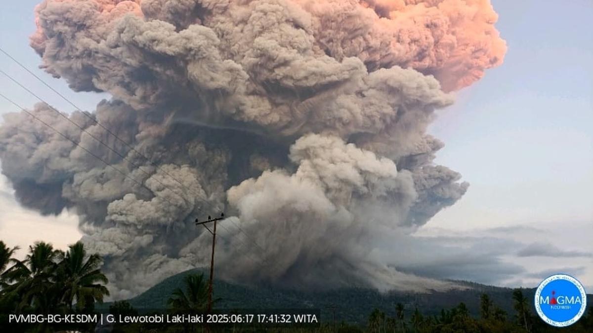 Dampak Abu Vulkanik Gunung Lewotobi Laki-laki, Sekolah di Sikka Ditutup