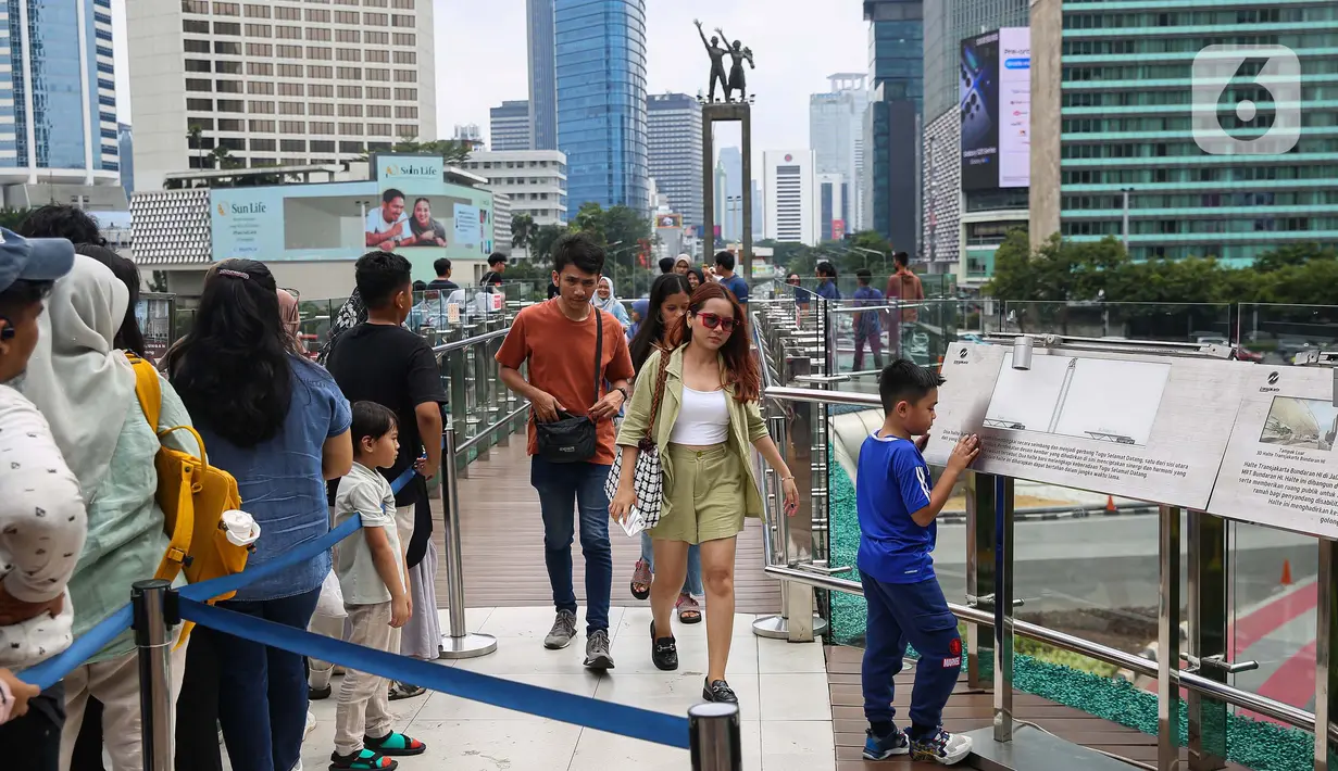 Libur panjang peringatan Isra Mikraj dan perayaan Imlek 2025 dimanfaatkan warga bersama keluarga untuk berlibur ke beberapa destinasi wisata yang ada di kawasan Jakarta. (Liputan6.com/Angga Yuniar)