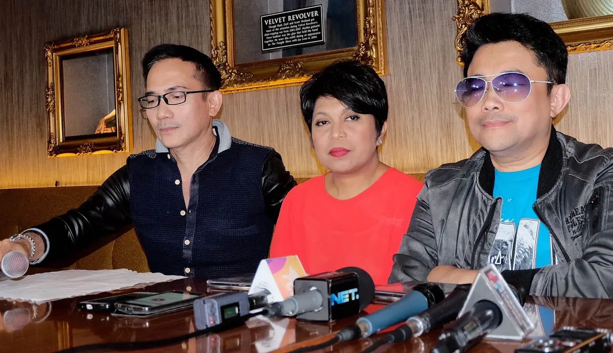 Yana Julio di kawasan SCBD, Jakarta Pusat, Senin (29/2/2016) menceritakan jatuh bangun para personel rasakan sepeninggal pentolannya. (Desmond Manullang/Bintang.com)