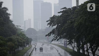 Hujan Guyur Jakarta Siang Hari, BMKG Jelaskan Pemicu Utamanya