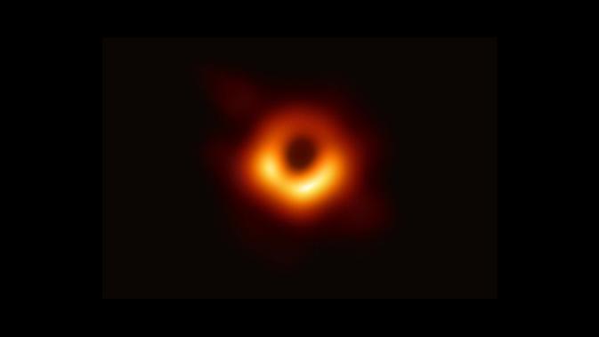 Para ilmuwan telah memperoleh gambar pertama dari lubang hitam, menggunakan pengamatan Event Horizon Telescope dari pusat galaksi M87. (Foto: Event Horizon Telescope Collaboration / JPL NASA)