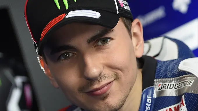 Wefie Ala Jorge Lorenzo Pemenang MotoGP Le Mans 2015