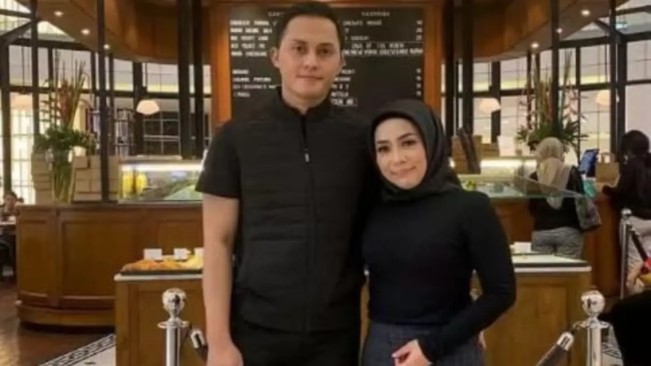 Potret Muzdalifah yang Awet Muda dan Tampak Langsing di Usia 46 Tahun. (Instagram/@muzdalifah999)