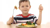 Jangan Bedakan Pola Makan Anak Laki-laki &amp; Perempuan
