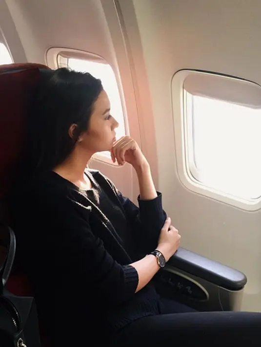 Lantaran kesibukannya di dunia entertain, artis cantik ini mengaku sangat bersyukur dengan kemajuan teknologi saat ini. Pasalnya, ia merasa lebih mudah dalam menjalin komunikasi dengan keluarga dan teman-temannya. (Instagram/yukikt)