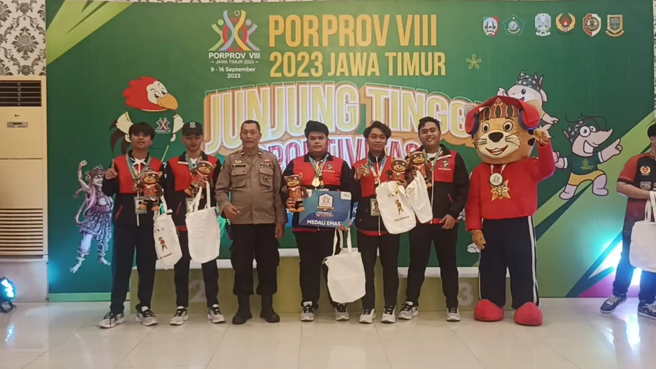 Tim Esport Kota Surabaya berhasil menyabet juara umum dalam ajang Pekan Olahraga Provinsi (Porprov) VIII Jawa Timur cabang olahraga Esport. (Dok. Istimewa)