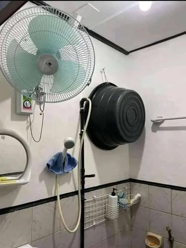 6 Penampakan WC dengan Banyak Fasilitas Ini Anti-Mainstream, Kocak