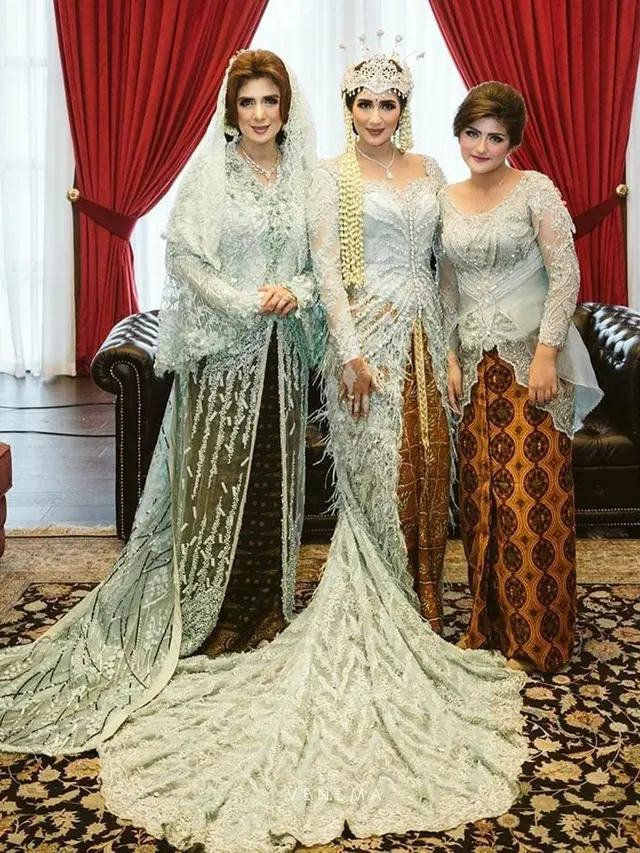 Enggak Kalah Cetar, Ini 6 Gaya Glamor Hana Shabab Ibu Tania Nadira