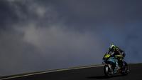 Pembalap Petronas Yamaha SRT, Valentino Rossi saat mengaspal di Sirkuit Portimao, Portugal. (PATRICIA DE MELO MOREIRA / AFP)