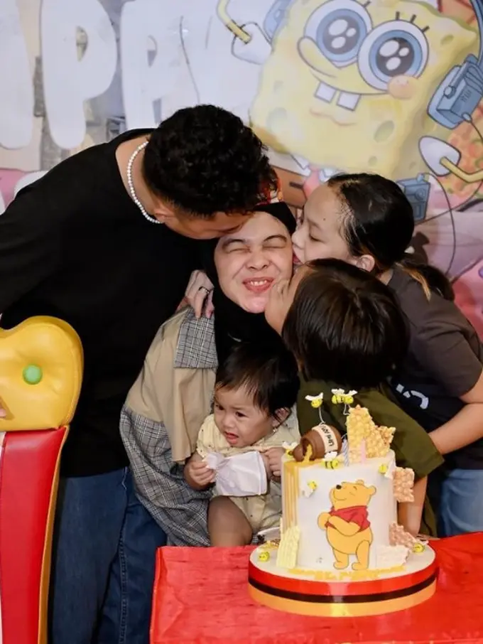 Dian Ayu ultah ke-37 (Instagram/dianayulestari)