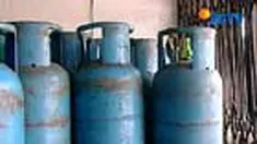 Ibu rumah tangga harus siap-siap menghadapi kenaikkan harga gas ukuran 12 kilogram. Rencana Pertamina ini sudah diusulkan ke DPR. Konsumen dan agen elpiji langsung menentang rencana tersebut.
