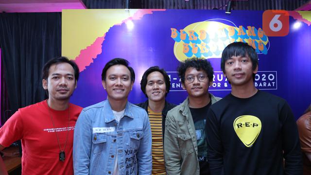 Lirik Lagu Cinta Ini Membunuhku D Masiv Showbiz Liputan6 Com Jemimah rodrigues equates her father to aamir khan and shahrukh khan's character in dangal and chak de india, respectively. lirik lagu cinta ini membunuhku d