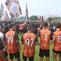 Ratusan suporter Persija Jakarta, The Jakmania, menyerbu latihan tim kebanggaannya di Persija Training Ground, Depok, pada Jumat (8/5/2026) pagi WIB. (Bola.com/Muhammad Iqbal Ichsan)