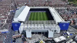 Foto udara pertandingan kandang terakhir Everton saat laga lanjutan Liga Inggris 2024/2025 melawan Southampton di Goodison Park, Liverpool, Inggris, Minggu (18/05/2025) waktu setempat. (AP Photo/PA/Martin Rickett)
