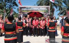Wagub Kalbar Ajak Generasi Muda Pertahankan Identitas dan Pelestarian Budaya Dayak Melalui Rumah Adat