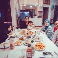 "Dari sebelum (menikah) dia udah merawat apapun ya, yang terpenting anak-anak dan dia sudah menunjukkan hal itu. Ferdi juga udah menganggap dia ibunya, itu yang saya harapkan," kata Sule. (Instagram/ferdinandsule)