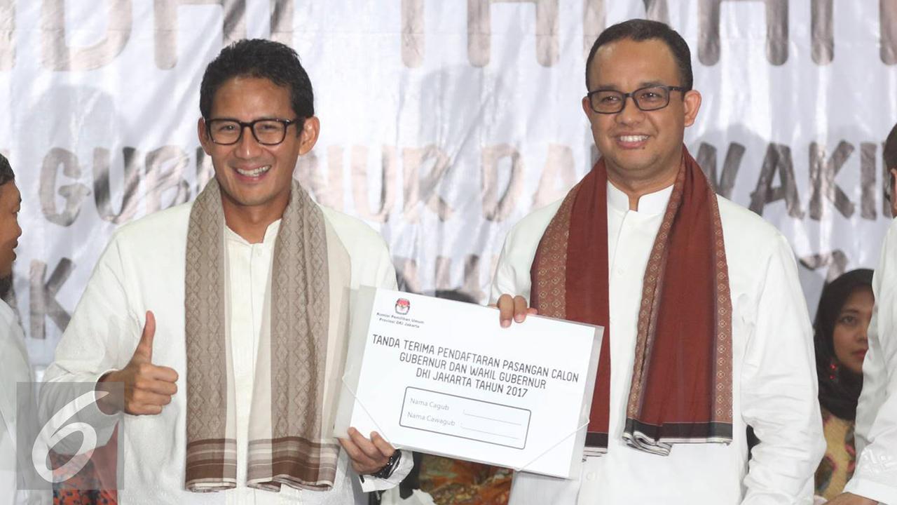 20160923- Gaya Anies dan Sandiaga Saat Mendaftar di KPUD-Jakarta- Immanuel Antonius