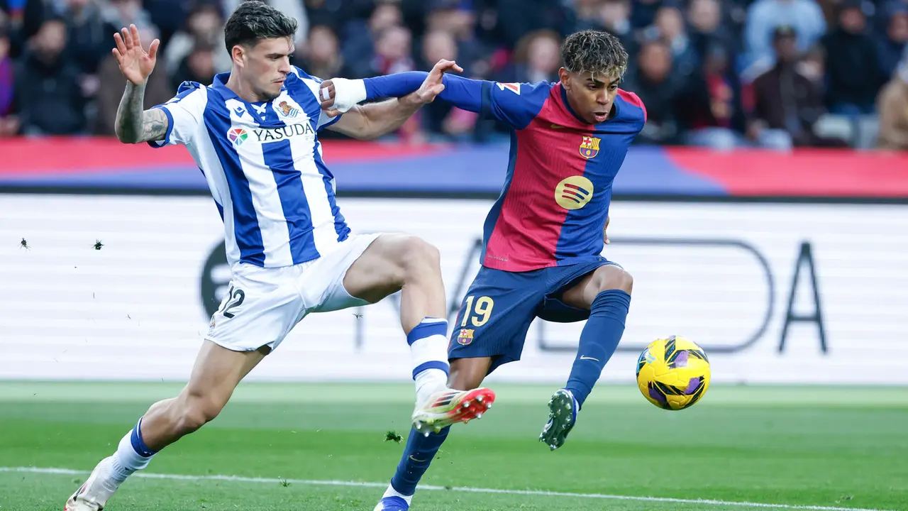 Foto: Pesta Gol ke Gawang Real Sociedad, Barcelona Kembali ke Puncak Klasemen Liga Spanyol