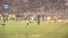 Berita video kerusuhan yang dipicu suporter Vasco da Gama saat kalah dalam derbi melawan Flamengo. This video presented by BallBall.