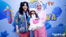 Hingga tiga dekade bersama boneka yang diberi nama Susan, ia mengaku tak pernah ganti-ganti. Ia juga akan memperbaiki dikala boneka tersebut rusak. [Foto: KapanLagi.com/Bayu Herdianto]