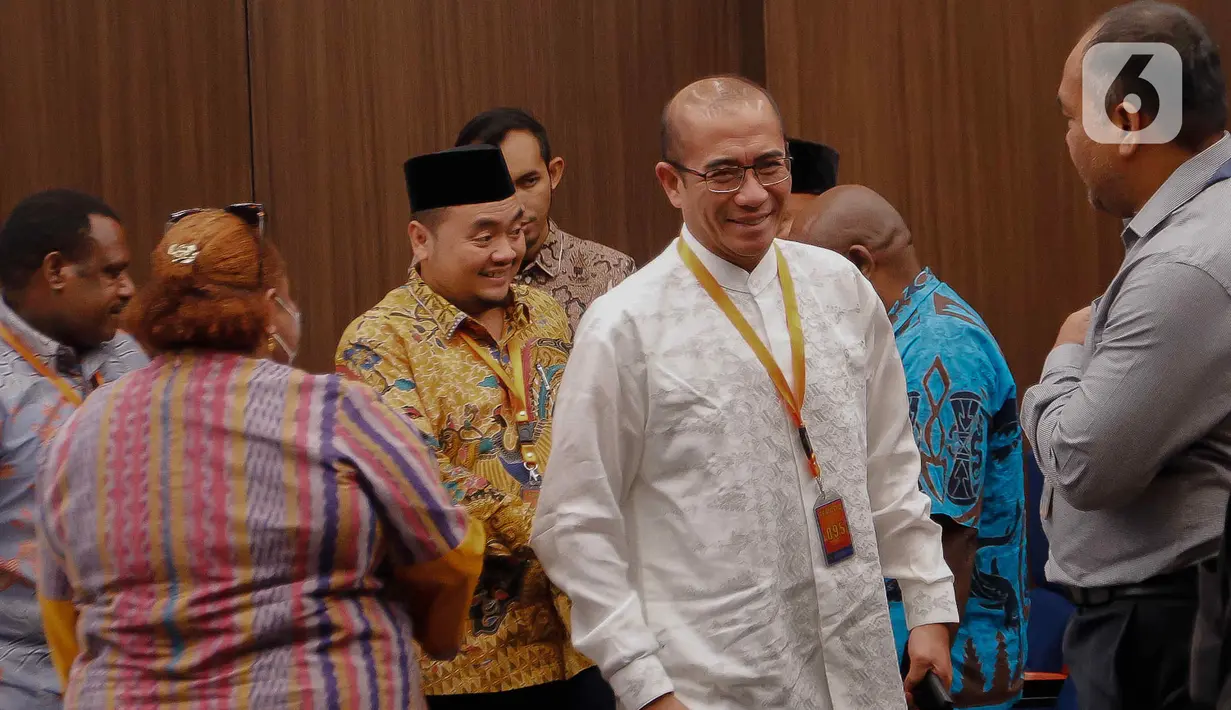 Pada sidang ini, Nus Wakerkwa (pengadu) mengadukan Ketua KPU Hasyim Asy'ari berserta Komisioner KPU Mochammad Afifuddin dan Parsadaan Harahap. (Liputan6.com/Herman Zakharia)