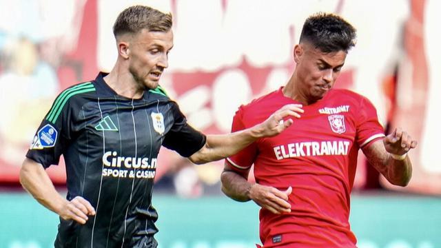 Mees Hilgers - FC Twente Vs PEC Zwolle di Eredivisie 2024/2025